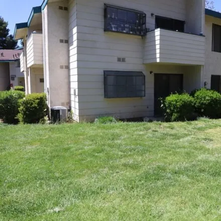 Image 2 - 44444 15th Street East, Lancaster, CA 93535, USA - Apartment for rent