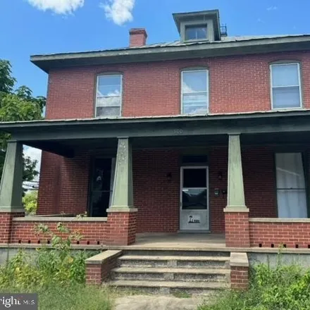 Image 1 - 500 E Washington St, Charles Town, West Virginia, 25414 - House for sale