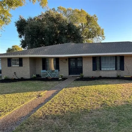 Buy this 4 bed house on 7003 Willow Oak in Groves, TX 77619