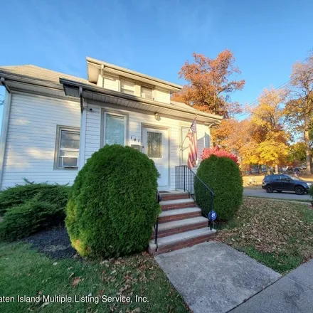 Image 1 - 141 Garrison Avenue, New York, NY 10314, USA - House for sale