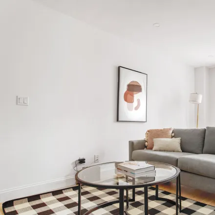 Rent this 1 bed apartment on 146 East 49th Street in New York, NY 10017