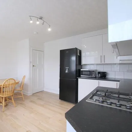 Image 3 - Triple Court, 266 Twickenham Road, London, TW7 7EJ, United Kingdom - Apartment for rent