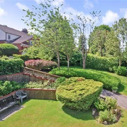 Image 9 - Beechwood Gardens, Tandridge, CR3 6NH, United Kingdom - Apartment for sale