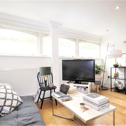 Rent this 2 bed apartment on Primeur in 116 Petherton Road, London
