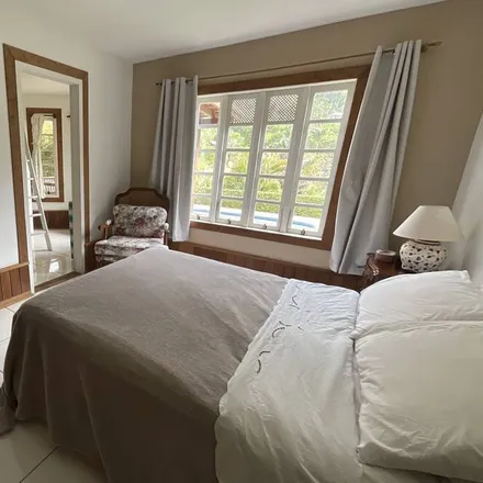 Rent this 5 bed house on Castelo de Itaipava in Rodovia Washington Luiz, Petrópolis - RJ