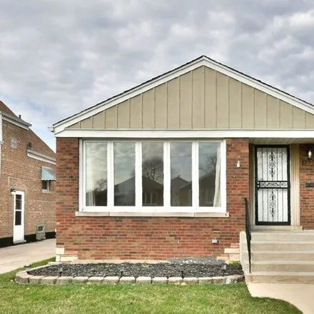 Buy this 3 bed house on 5220 South Rutherford Avenue in Chicago, IL 60638
