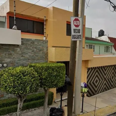 Buy this 4 bed house on Privada Centauro in Colonia Lomas Verdes 3ra Sección, 53129 Naucalpan de Juárez
