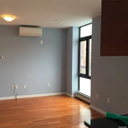 Image 4 - 60-70 Woodhaven Boulevard, New York, NY 11373, USA - Condo for rent