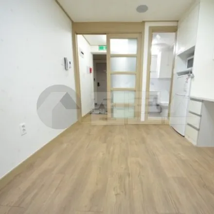 Rent this studio apartment on 서울특별시 관악구 신림동 501-23