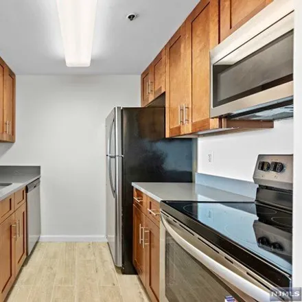 Image 5 - Portofino Apartments, 1 2nd Street, Jersey City, NJ 07302, USA - Condo for sale