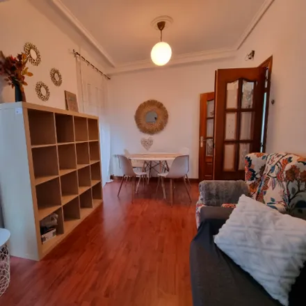 Rent this 5 bed apartment on Calle de Fernández de Isla in 5, 39008 Santander