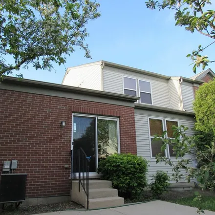 Rent this 3 bed apartment on 983 Kings Canyon Drive in Streamwood, IL 60107