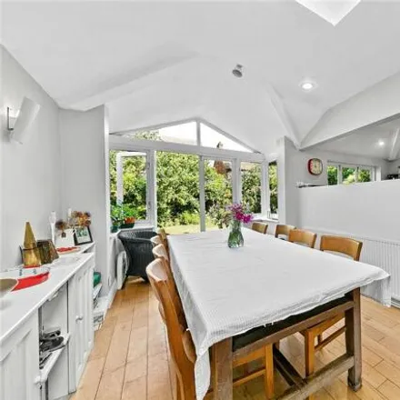 Image 5 - Dudley Road, London, TW9 2EH, United Kingdom - House for sale