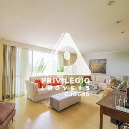 Buy this 4 bed apartment on Praia do Flamengo 192 in Flamengo, Rio de Janeiro - RJ