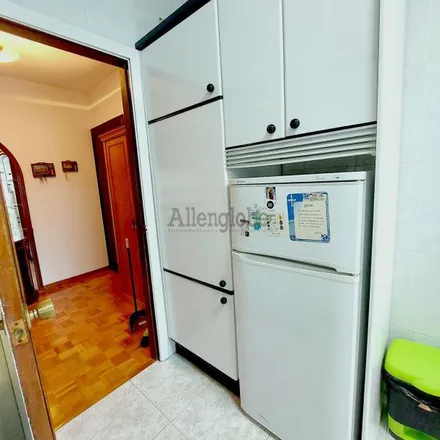 Image 9 - Calle Vicente Aleixandre, 33008 Oviedo, Spain - Apartment for rent