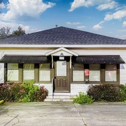 Buy this 2 bed house on 727 East University Avenue in Lafayette, LA 70503