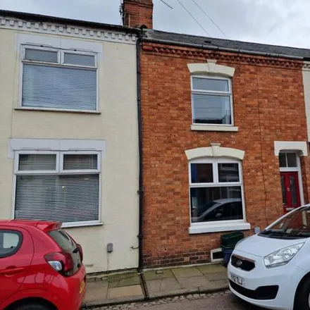 Buy this 3 bed townhouse on Shelley Street in Northampton, NN2 7HZ