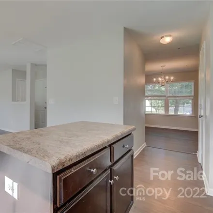 Image 8 - 4499 Davis Meadows Drive, Mecklenburg County, NC 28216, USA - House for sale