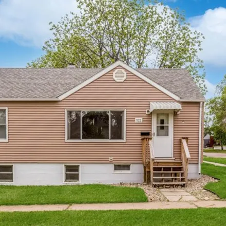 Buy this 4 bed house on 1267 East Avenue B in Bismarck, ND 58501