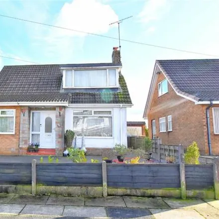 Buy this 3 bed house on Elmpark Way in Rochdale, OL12 7JQ