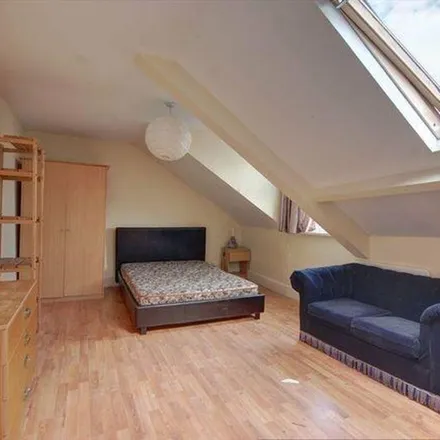 Rent this 8 bed townhouse on Manor House Road in Newcastle upon Tyne, NE2 2LU