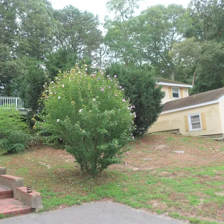 Buy this 3 bed house on 200 Cotuit Road in Barnstable, Marstons Mills