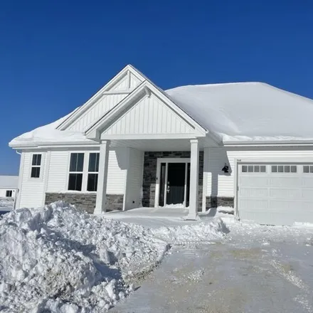 Buy this 3 bed house on 1008 Cascade Circle in Hartford, WI 53027