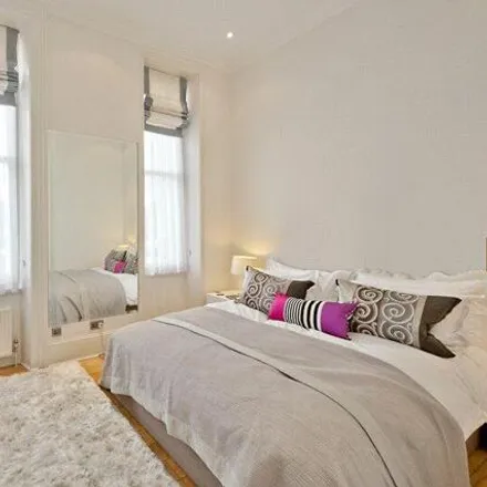 Image 3 - 16 Grenville Place, London, SW7 4SA, United Kingdom - Room for rent