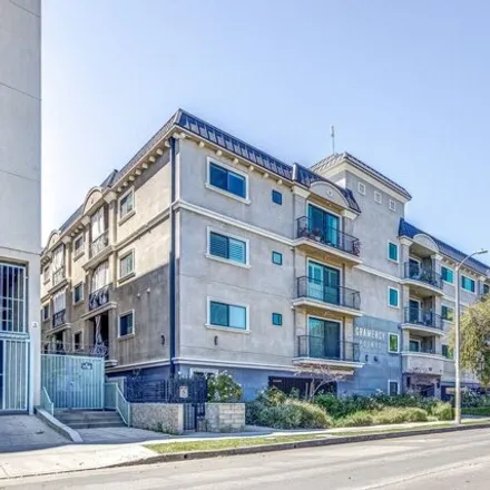 Buy this 2 bed condo on 3731 West 9th Street in Los Angeles, CA 90019