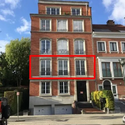 Rent this 2 bed apartment on Avenue Herbert Hoover - Herbert Hooverlaan 7 in 1200 Woluwe-Saint-Lambert - Sint-Lambrechts-Woluwe, Belgium