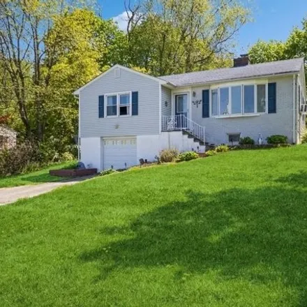 Buy this 3 bed house on 66 Heather Drive in Mahopac, NY 10541