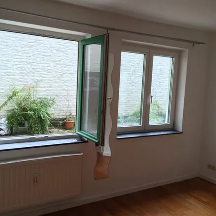 Rent this 3 bed apartment on Avenue de la Couronne - Kroonlaan 218 in 1050 Ixelles - Elsene, Belgium