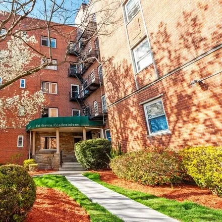 Image 1 - 210 Woodcliff Avenue, Hudson Heights, North Bergen, NJ 07047, USA - Condo for sale