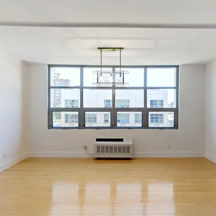 Image 3 - #5A, 5-9 48th Avenue, Long Island City, Queens, New York - Apartment for sale