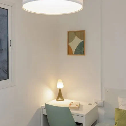 Rent this 5 bed room on Poliesportiu Municipal Fum d'Estampa in Carrer de Rosich, 12-28
