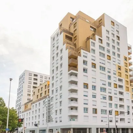 Rent this 1 bed apartment on 15 Boulevard des Champs-Élysées in 91000 Évry-Courcouronnes, France