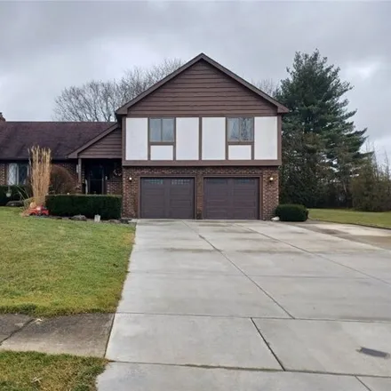 Buy this 4 bed house on 913 Cynthia Court in Weathersfield Township, Niles