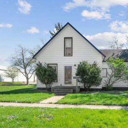 Buy this 3 bed house on 205 West 10th Street in Gibson City, Ford County