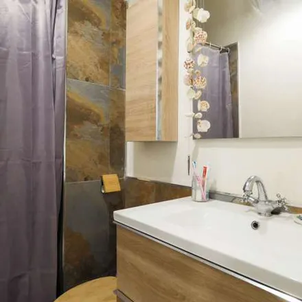 Image 2 - Carrer de Girona, 106, 08009 Barcelona, Spain - Apartment for rent