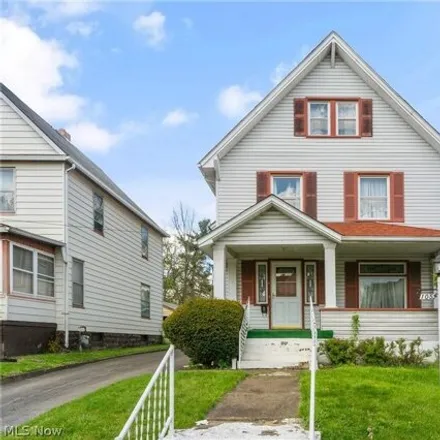Buy this 4 bed house on 1082 Hawthorne Street in Youngstown, OH 44502