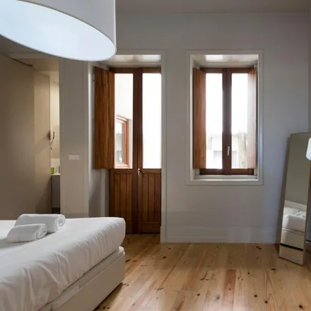 Rent this 1 bed apartment on Rua da Glória in 4050-069 Porto, Portugal