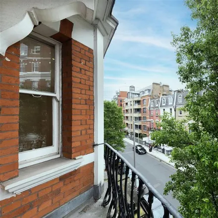 Rent this 4 bed apartment on Drayton Court in Drayton Gardens, London