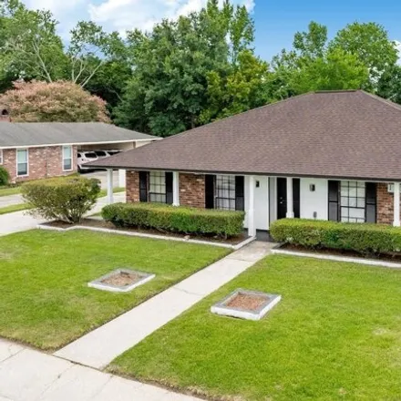 Buy this 4 bed house on 12538 Country Ridge Avenue in Sherwood Oaks South, Baton Rouge
