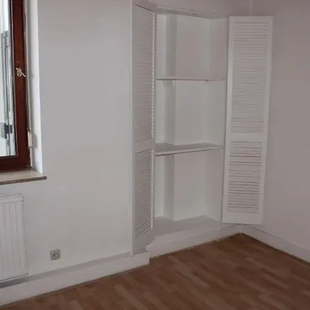 Rent this 3 bed apartment on Zeppelinstraße in 41065 Mönchengladbach, Germany