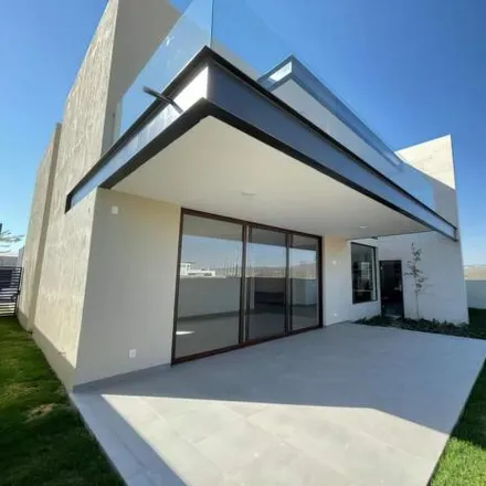 Buy this 4 bed house on Avenida Paseo del Molino in El Molino Residencial Golf, 37138 León