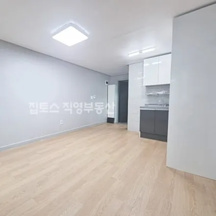 Rent this studio apartment on 서울특별시 서대문구 연희동 302-3