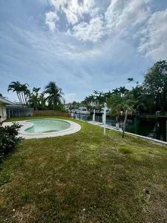 Image 2 - 2330 Ne 49th St, Lighthouse Point, Florida, 33064 - House for sale