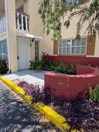 Rent this 1 bed condo on 2169 Collier Avenue in Fort Myers, FL 33901