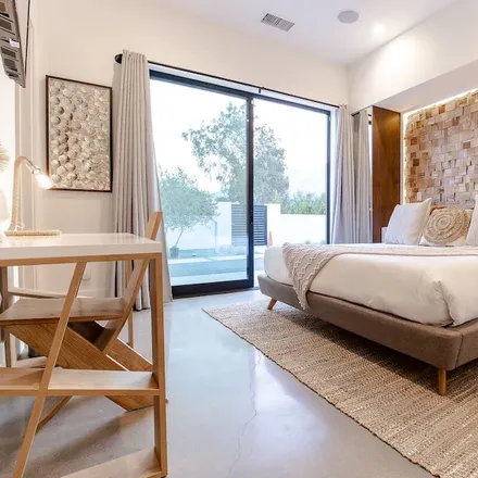 Rent this 9 bed house on Palm Springs