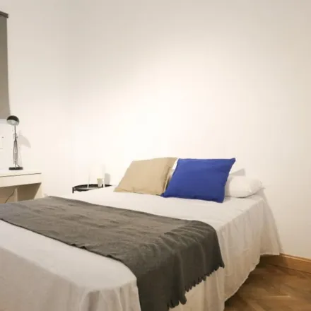 Rent this 6 bed room on Madrid in Calle de Ibiza, 36